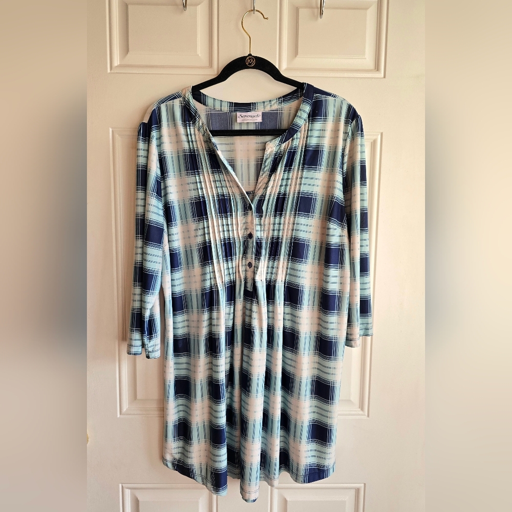 Serengeti Blue and White Checkered Flowy Dressy Tunic Top, EUC